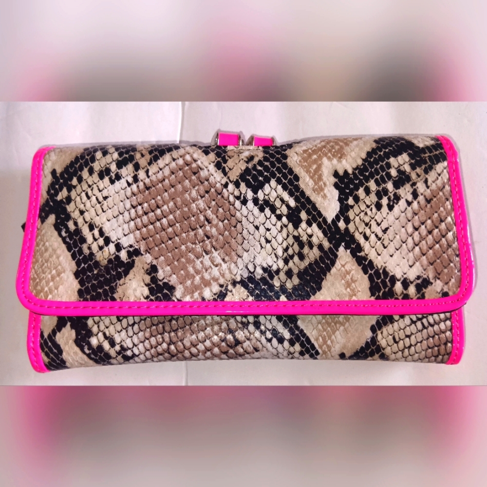 MUNDI HOT PINK PYTHON WALLET